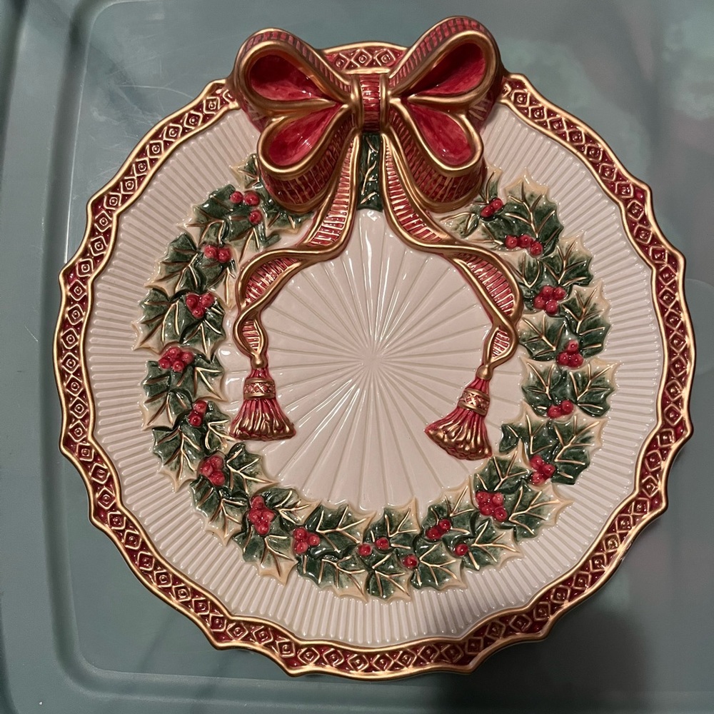 Fitz and Floyd festive holiday plate with bough, nwot.